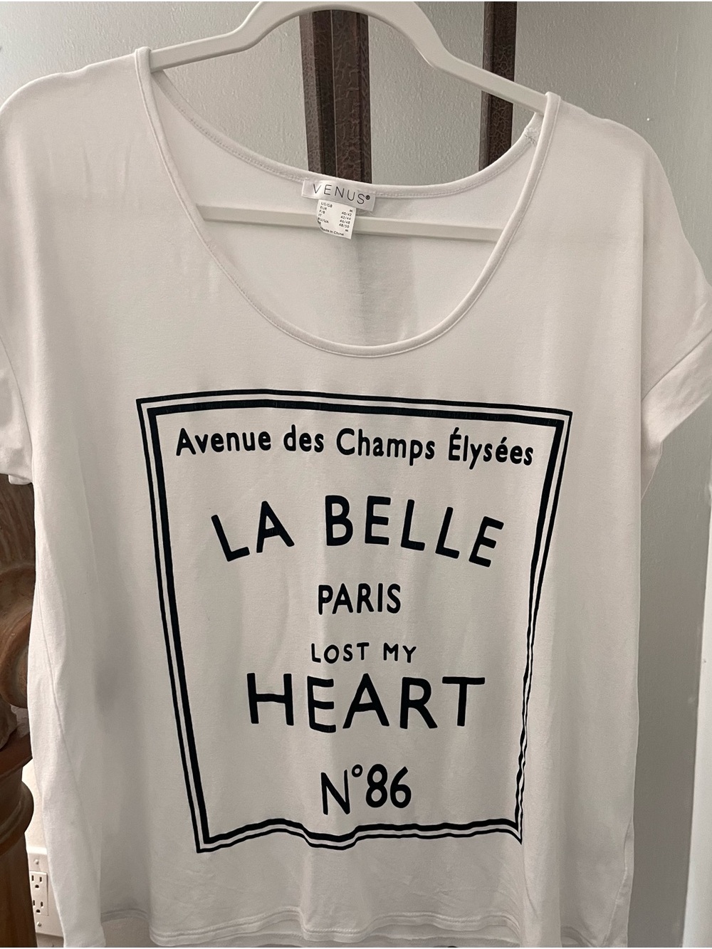 VENUS White Graphic 'La Belle' Paris Tee
